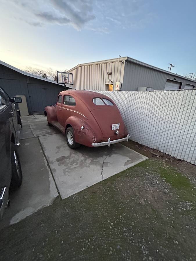 Ford-1939-brown-3