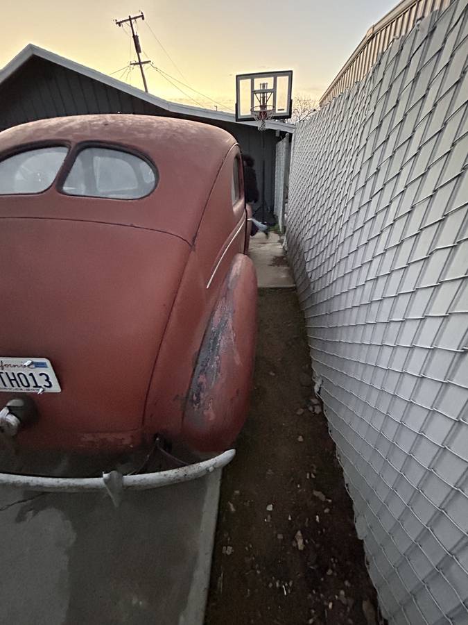 Ford-1939-brown-4