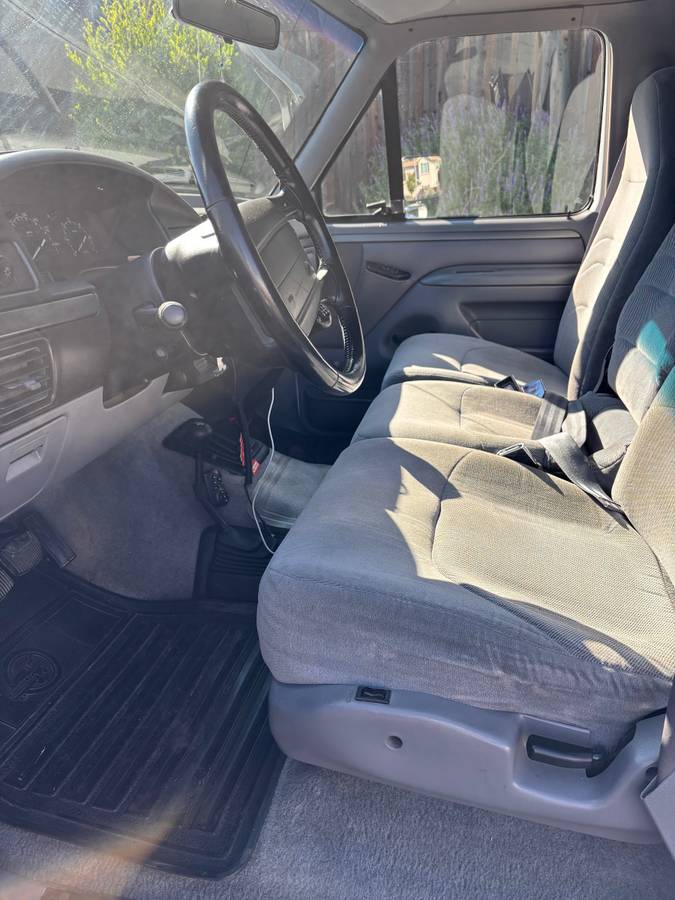 Ford-1995-white-22