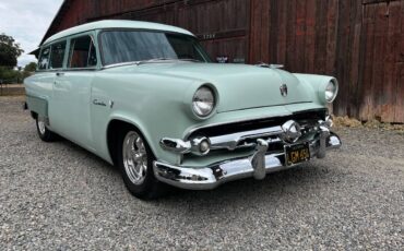 Ford-2-door-ranch-wagon-1954-green