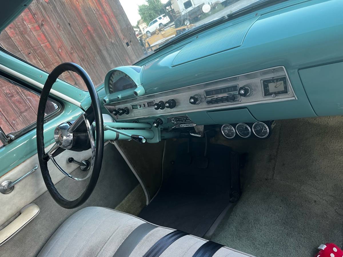 Ford-2-door-ranch-wagon-1954-green-9