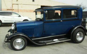 Ford-2-door-sedan-1929-blue-4