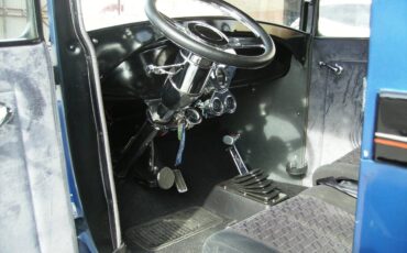 Ford-2-door-sedan-1929-blue-5