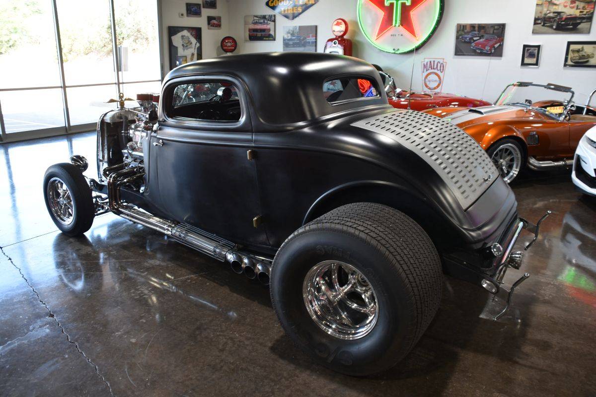 Ford-2-dr-coupe-1934-black-3