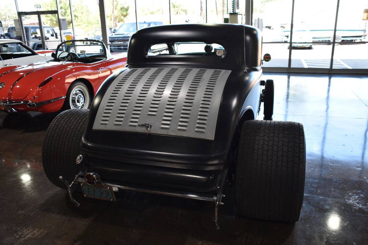 Ford-2-dr-coupe-1934-black-5