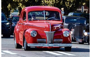 Ford-2-dr-coupe-1941-red-tan-1