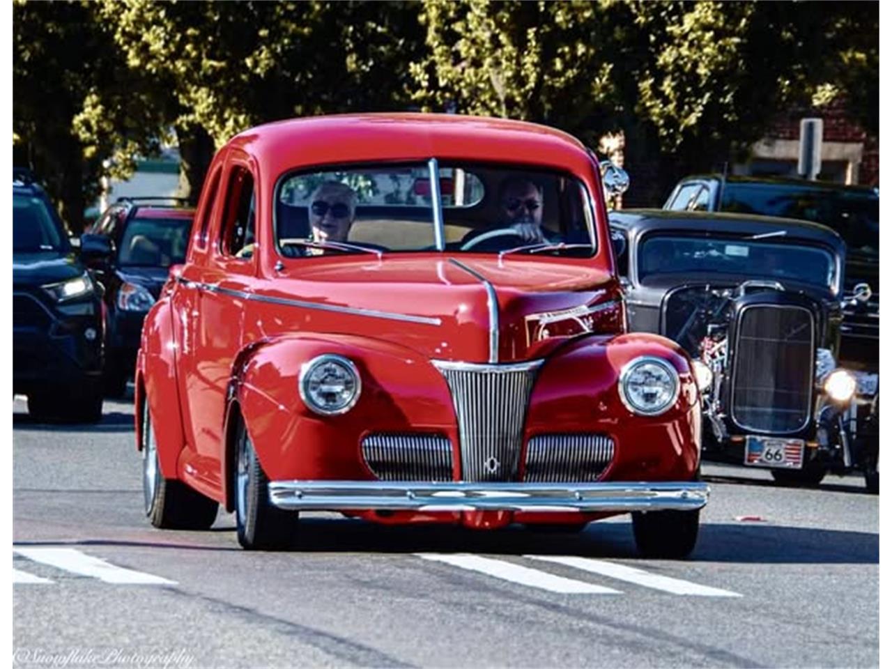 Ford-2-dr-coupe-1941-red-tan-1