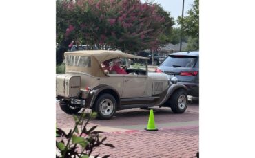 Ford-2-dr-sedan-1929-Tan-Tan
