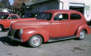 Ford-2-dr.-deluxe-1940-red-7