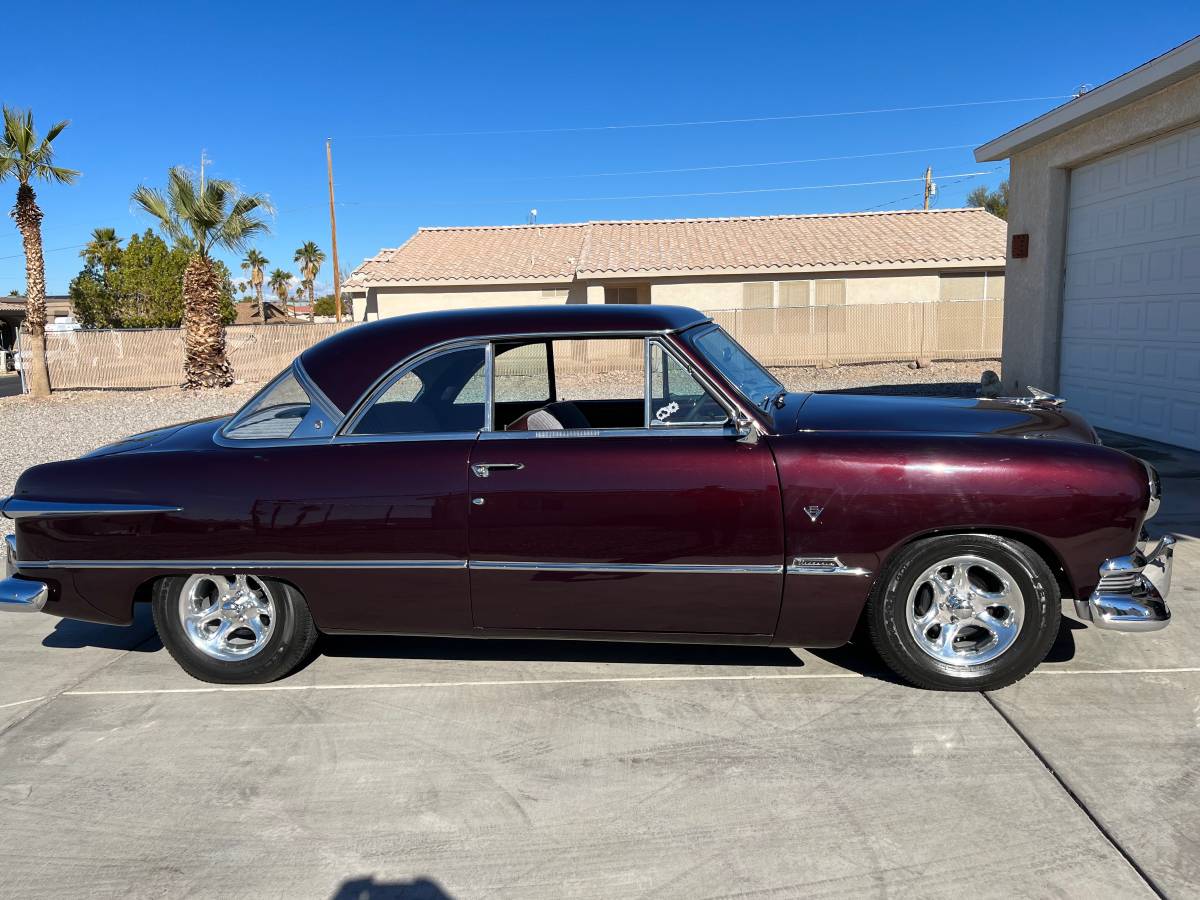Ford-2dr-victoria-1951-custom-12