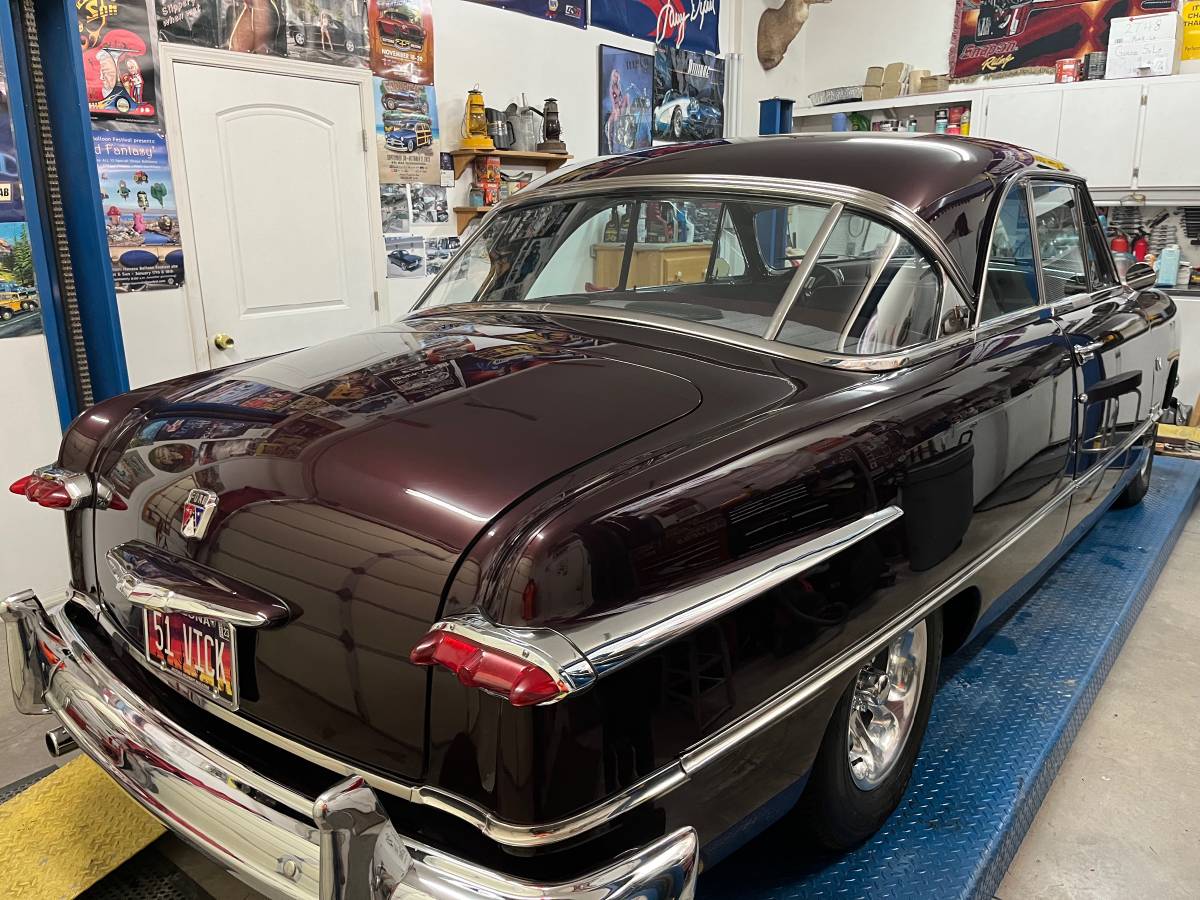 Ford-2dr-victoria-1951-custom-2