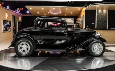 Ford-3-Window-1932-Coupe-11