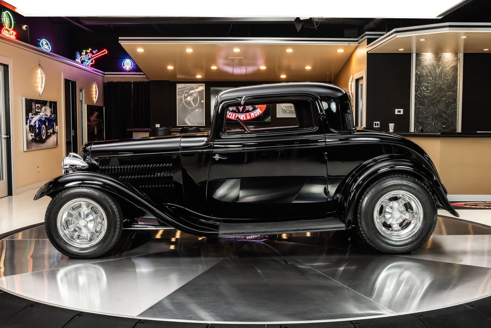 Ford-3-Window-1932-Coupe-12