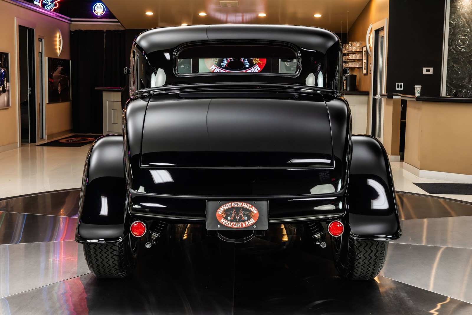 Ford-3-Window-1932-Coupe-15