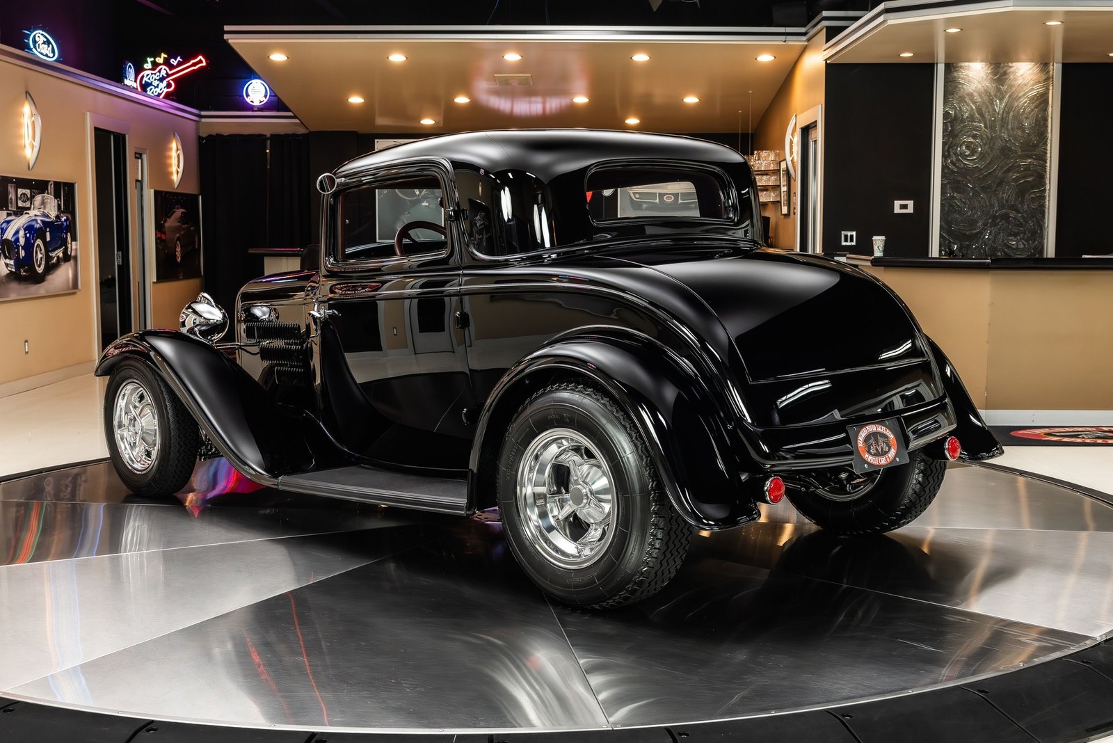 Ford-3-Window-1932-Coupe-17
