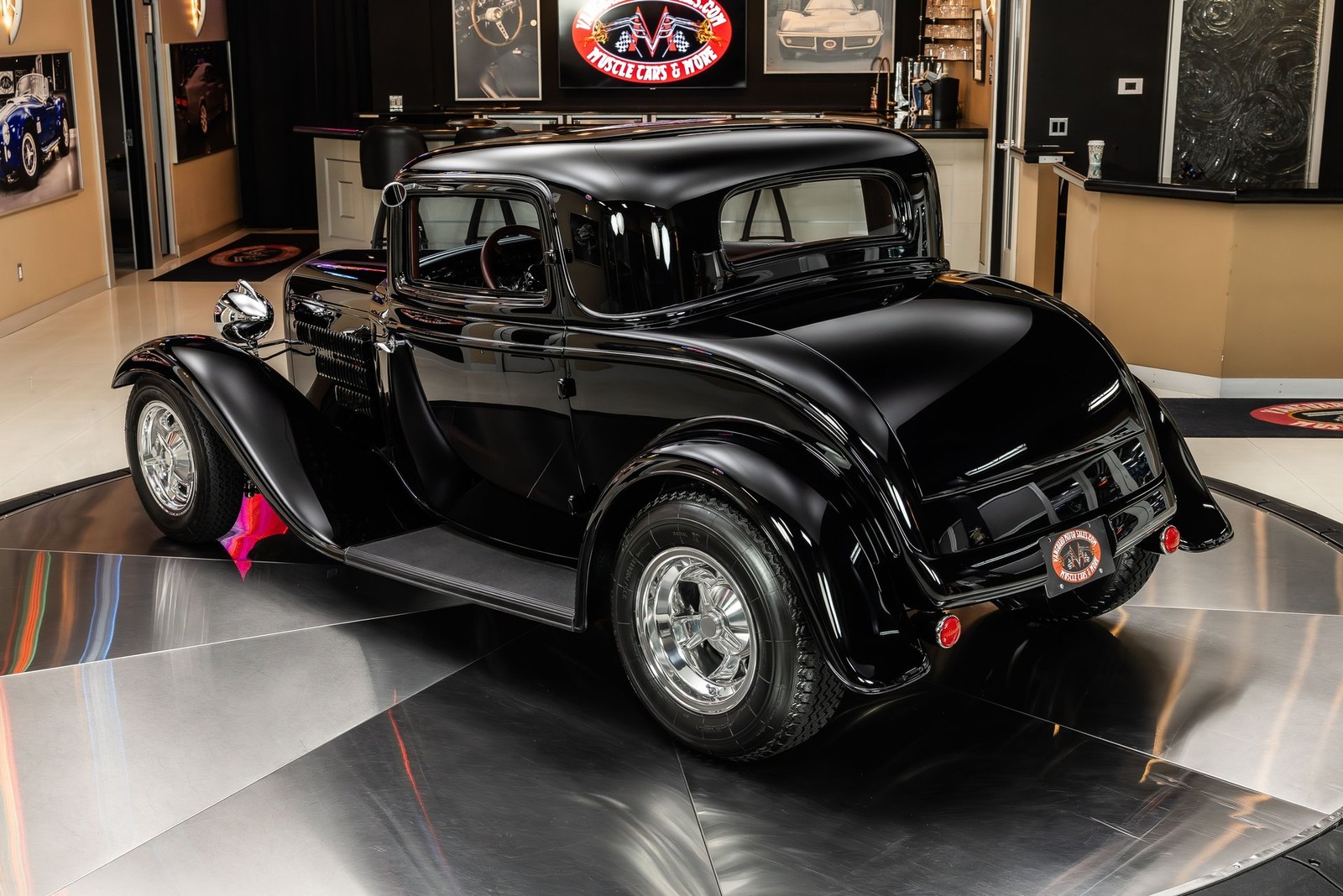 Ford-3-Window-1932-Coupe-18