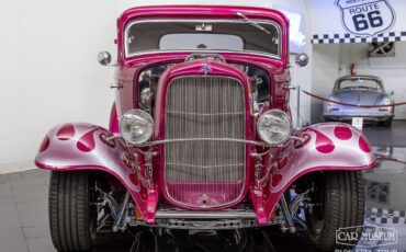 Ford-3-Window-1932-Coupe-3