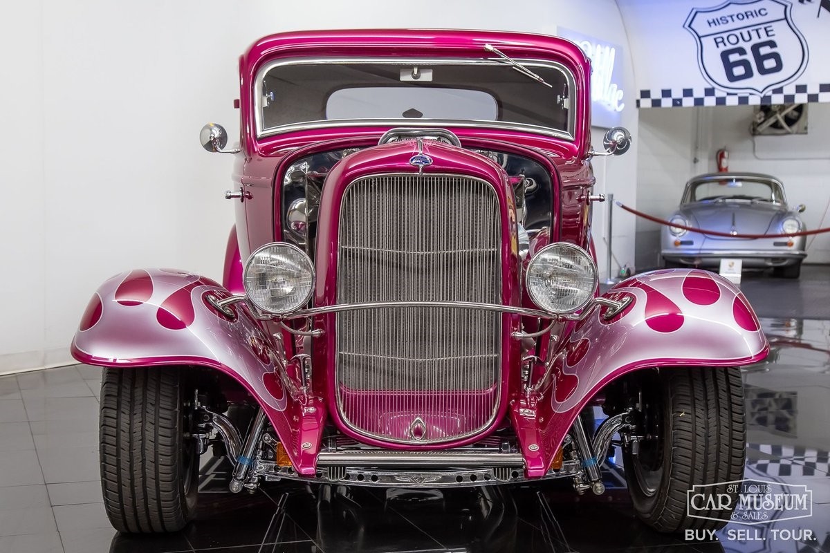 Ford-3-Window-1932-Coupe-3