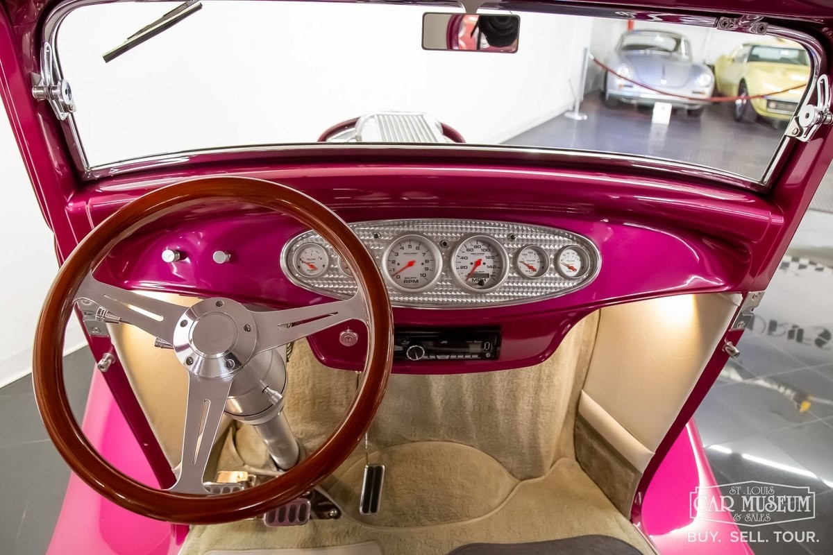 Ford-3-Window-1932-Coupe-6