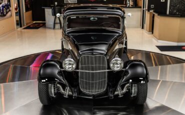 Ford-3-Window-1932-Coupe-8