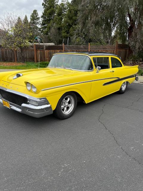 Ford-300-custom-1958-yellow