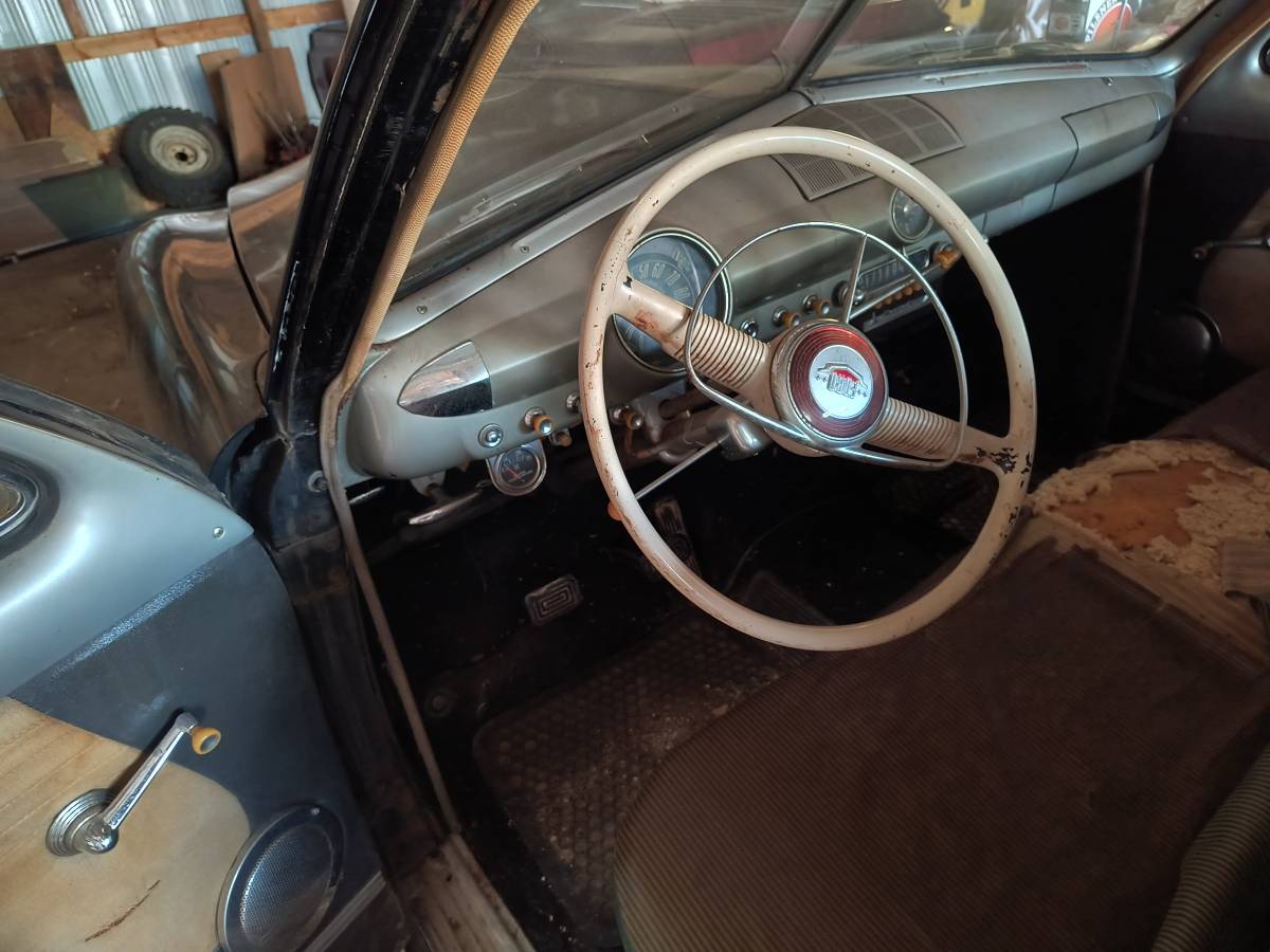 Ford-4-door-1950-3