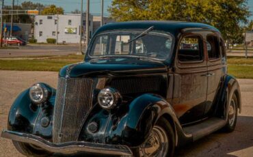 Ford-4-dr-humpback-1936-black-2