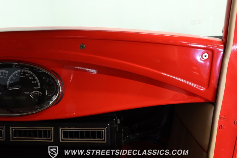 Ford-5-window-1931-Red-Hot-Tan-43