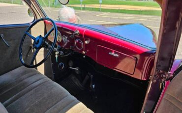 Ford-5-window-1936-Maroon-Beige-44