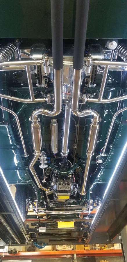 Ford-5-window-coupe-1932-green-6