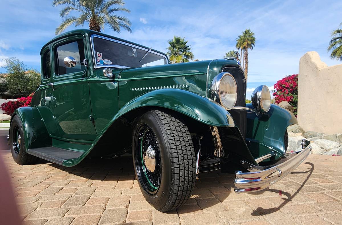 Ford-5-window-coupe-1932-green-7