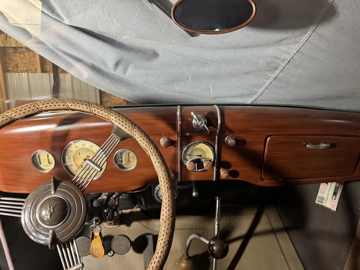 Ford-68-1936-Black-Tan-16