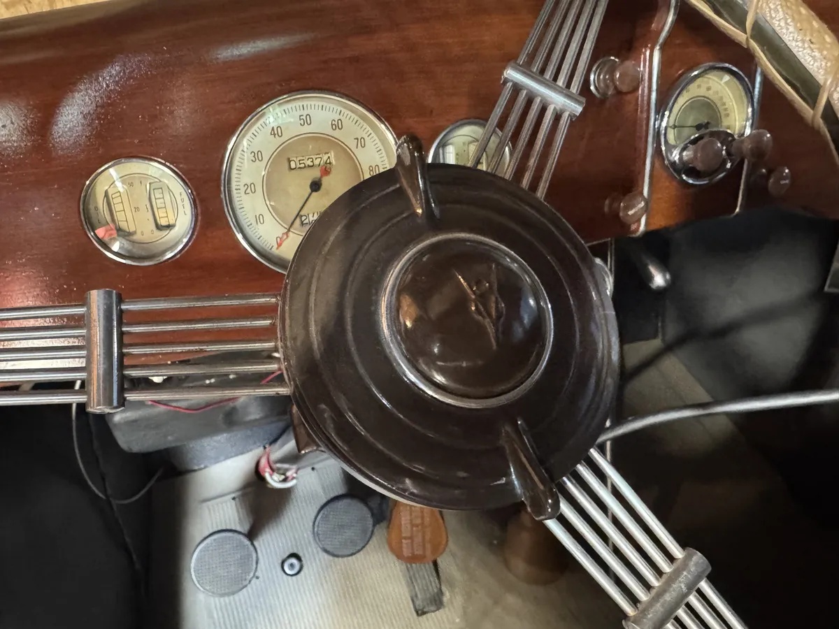 Ford-68-1936-Black-Tan-5