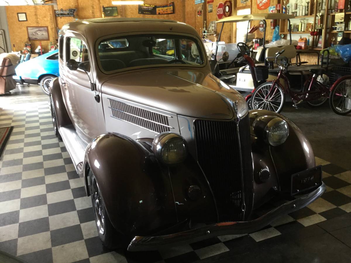 Ford-68-slantback-1936-brown-2