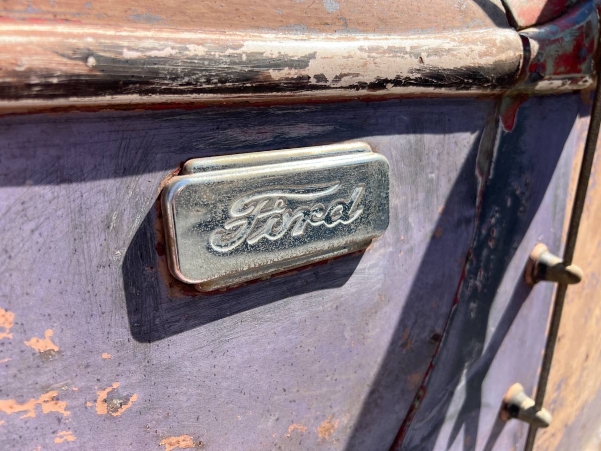 Ford-85-pickup-1946-15