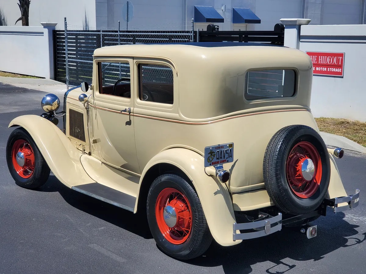 Ford-A400-1931-Tan-Brown-4
