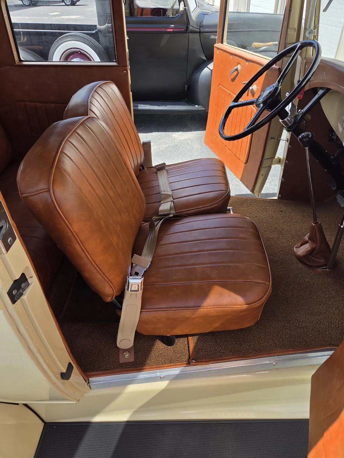 Ford-A400-1931-Tan-Brown-7