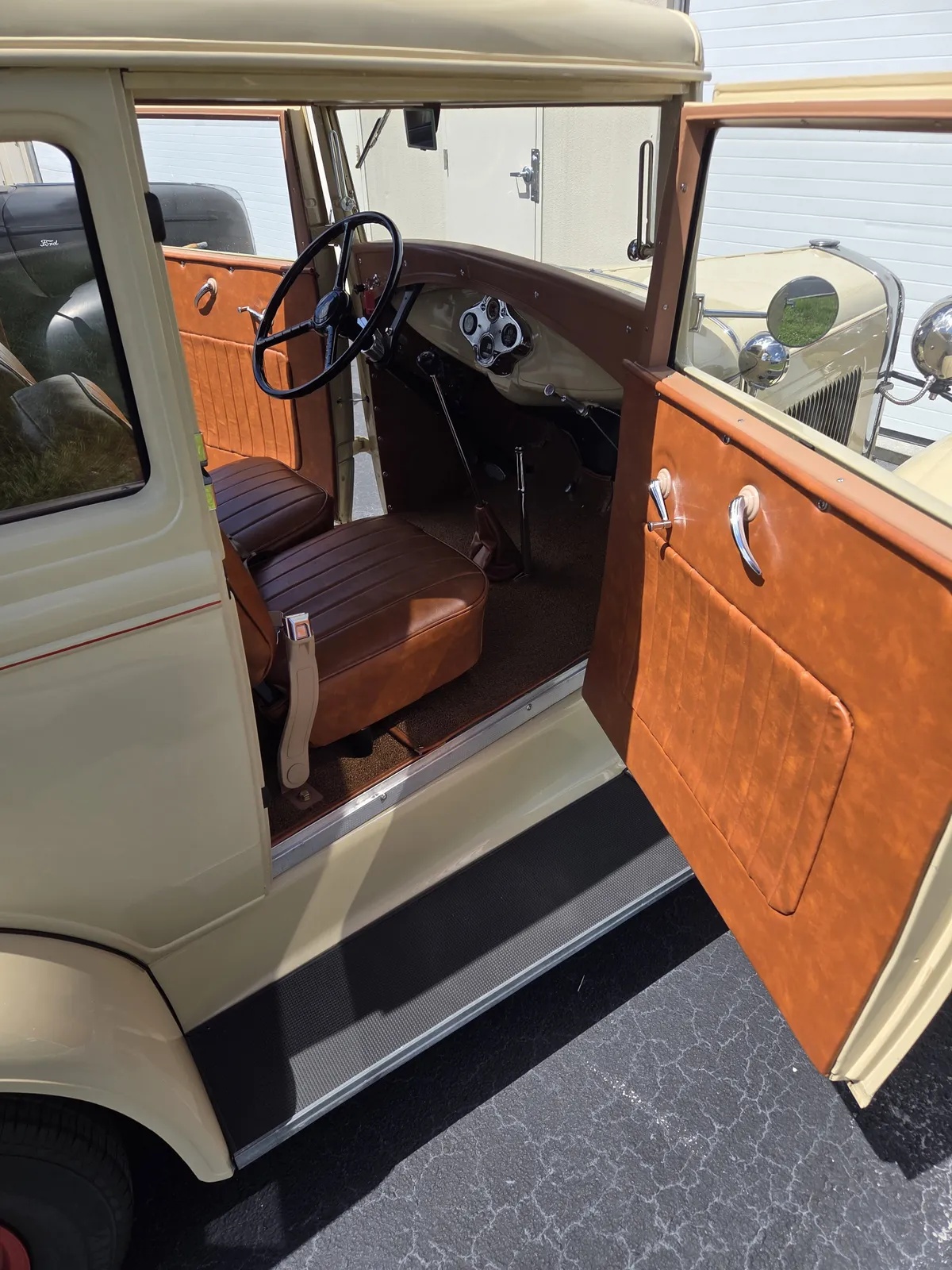 Ford-A400-1931-Tan-Brown-8