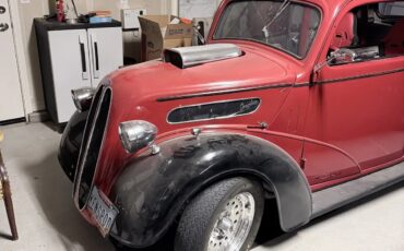 Ford-Anglia-1954-Red-Charcoal-2