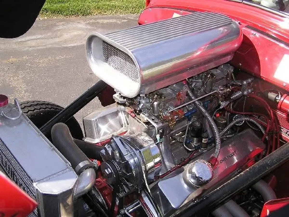 Ford-Anglia-1954-Red-Charcoal-3