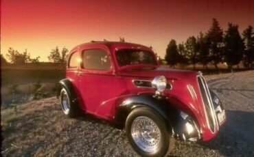Ford-Anglia-1954-Red-Charcoal-6