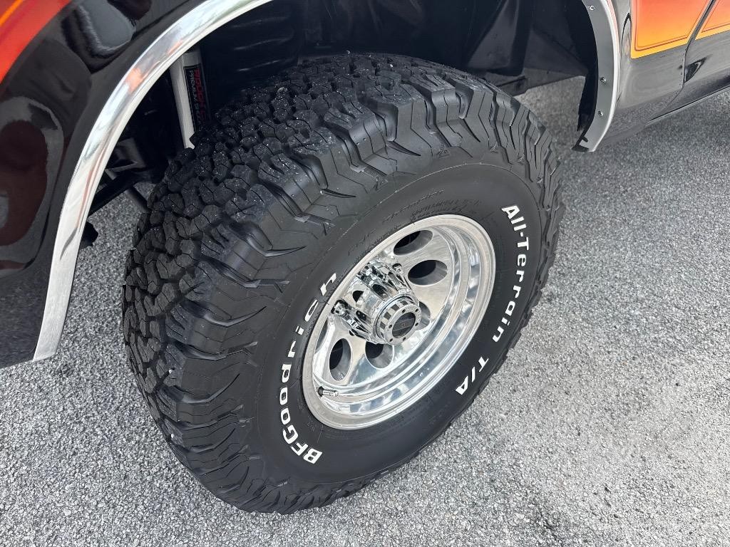 Ford-BRONCO-Free-wheeling-appearance-pkg-frame-off-ver-1979-25