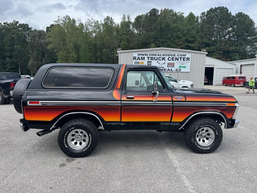 Ford-BRONCO-Free-wheeling-appearance-pkg-frame-off-ver-1979-9