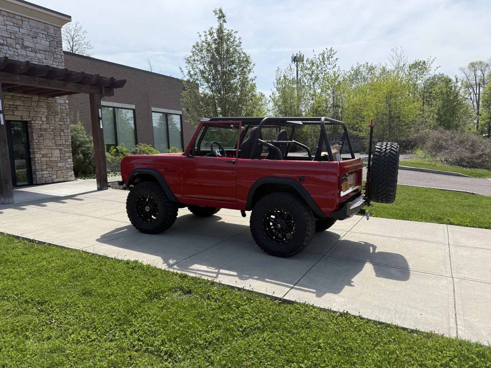 Ford-Bronco-1969-SUV