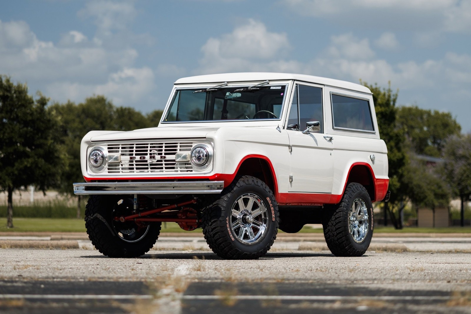 Ford-Bronco-1970-SUV-1