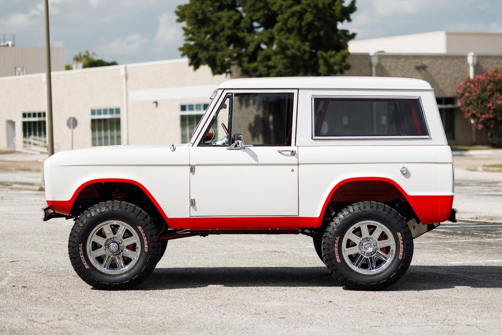 Ford-Bronco-1970-SUV-15