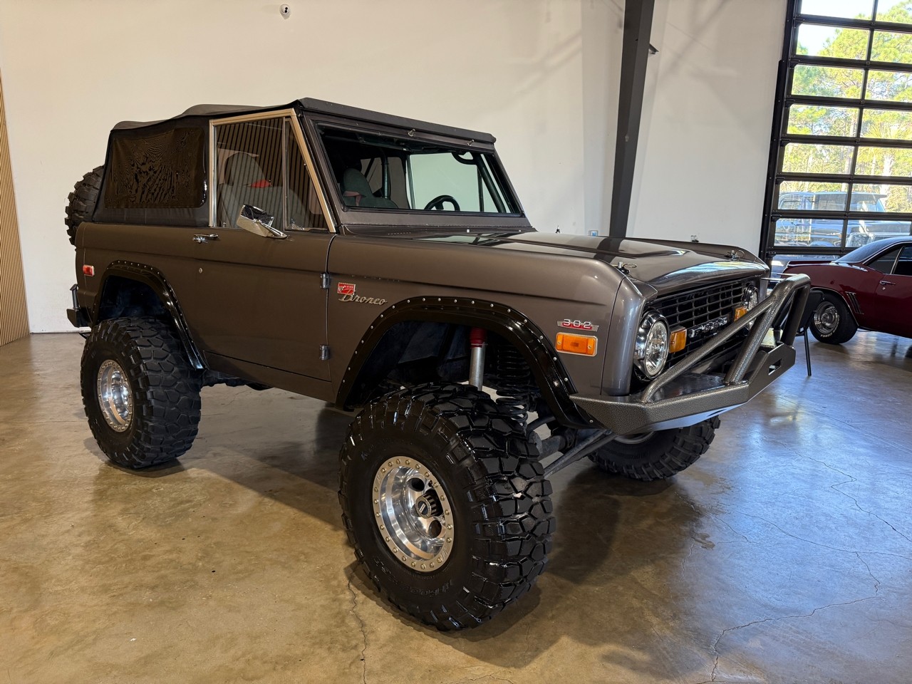 Ford-Bronco-1970-SUV-16