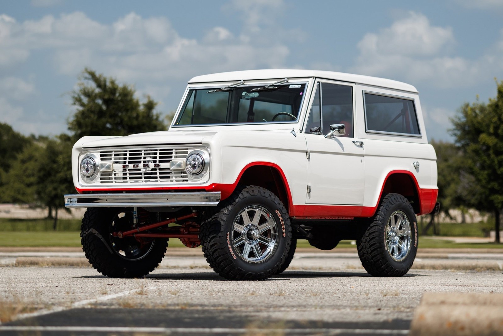 Ford-Bronco-1970-SUV-2