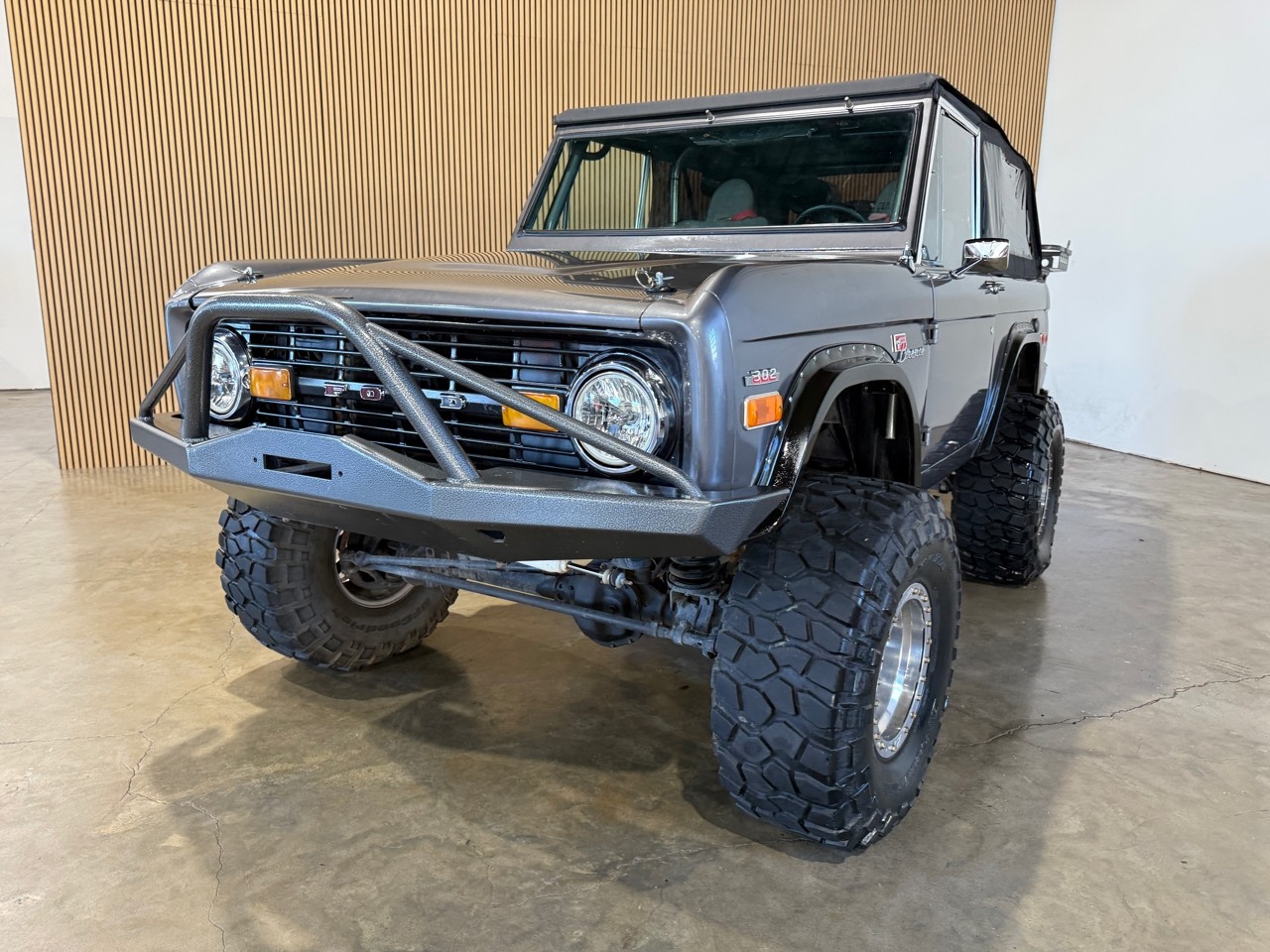Ford-Bronco-1970-SUV-20