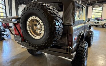 Ford-Bronco-1970-SUV-26